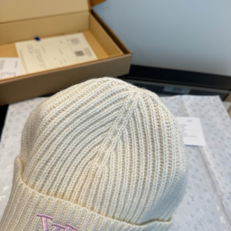 LV scarf hat (645)