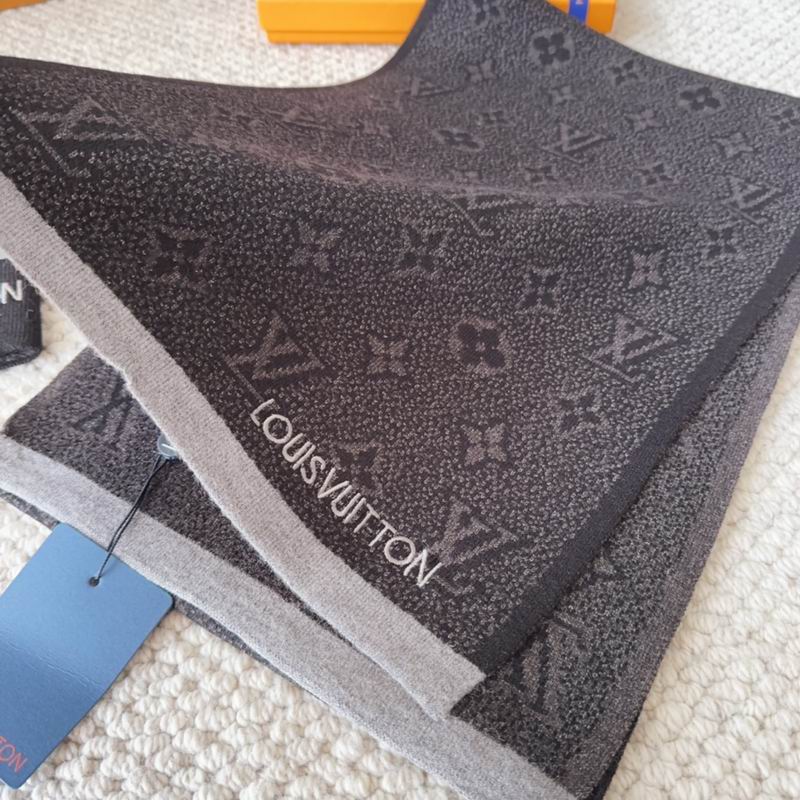 LV scarf hat (900)