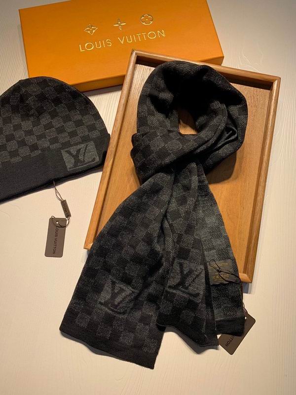 LV scarf hat hm (1)