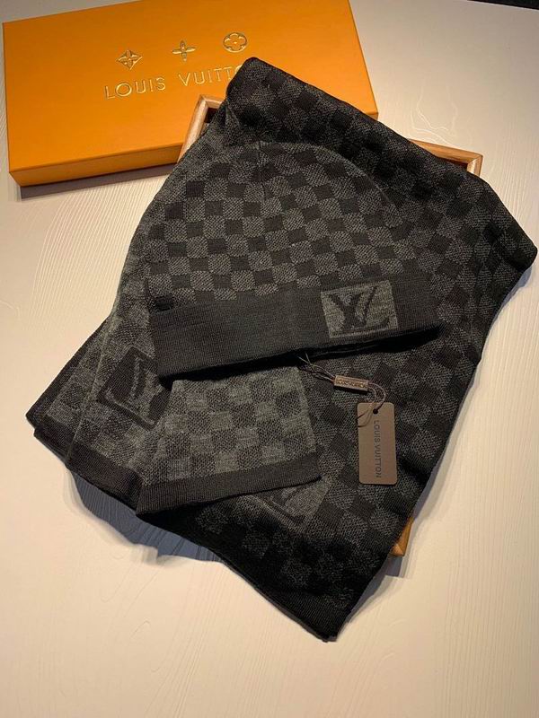 LV scarf hat hm (2)