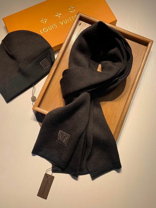 LV scarf hat hm (8)