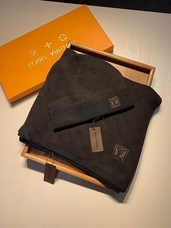 LV scarf hat hm (9)