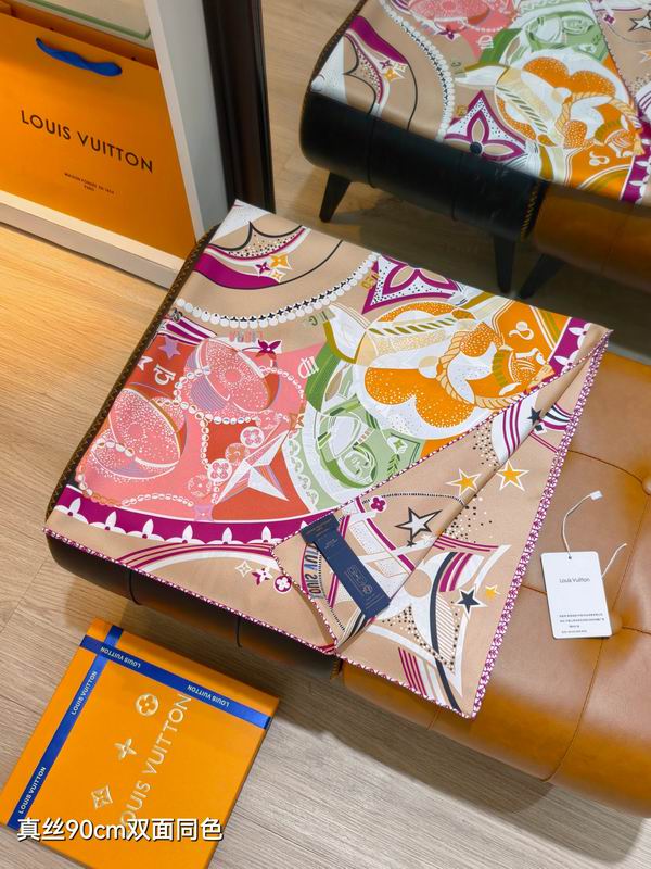 LV silk Scarf 90X90cm E19 (5)