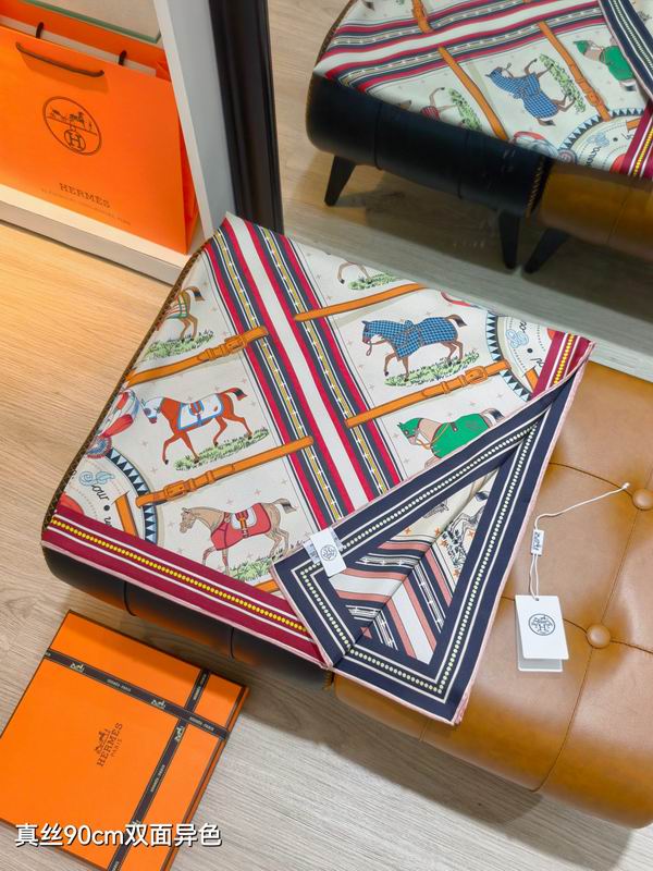 LV silk Scarf 90X90cm E23 (17)