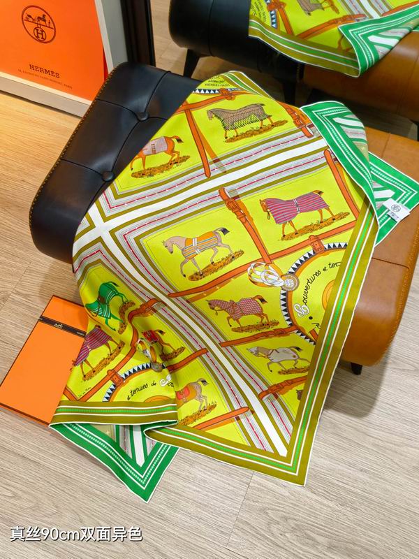 LV silk Scarf 90X90cm E23 (36)