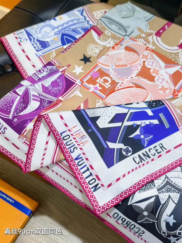 LV silk scarf 90X90cm E11 (4)