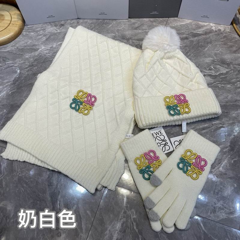 Loewe Scarf Hat Gloves hm (4)