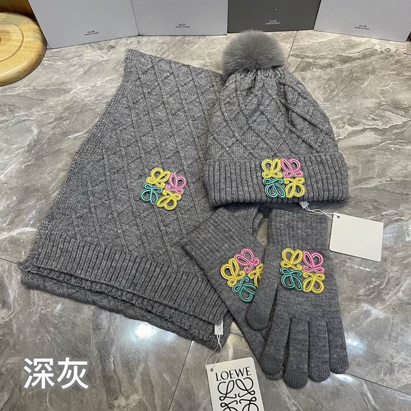 Loewe Scarf Hat Gloves hm (7)