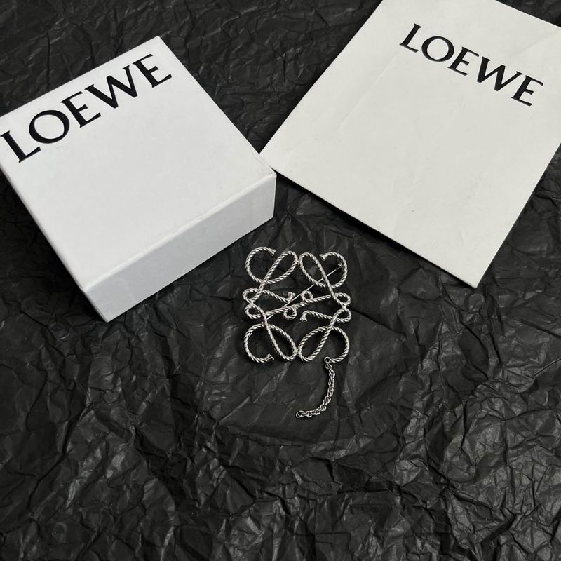 Loewe brooch 01yxx03 (1)