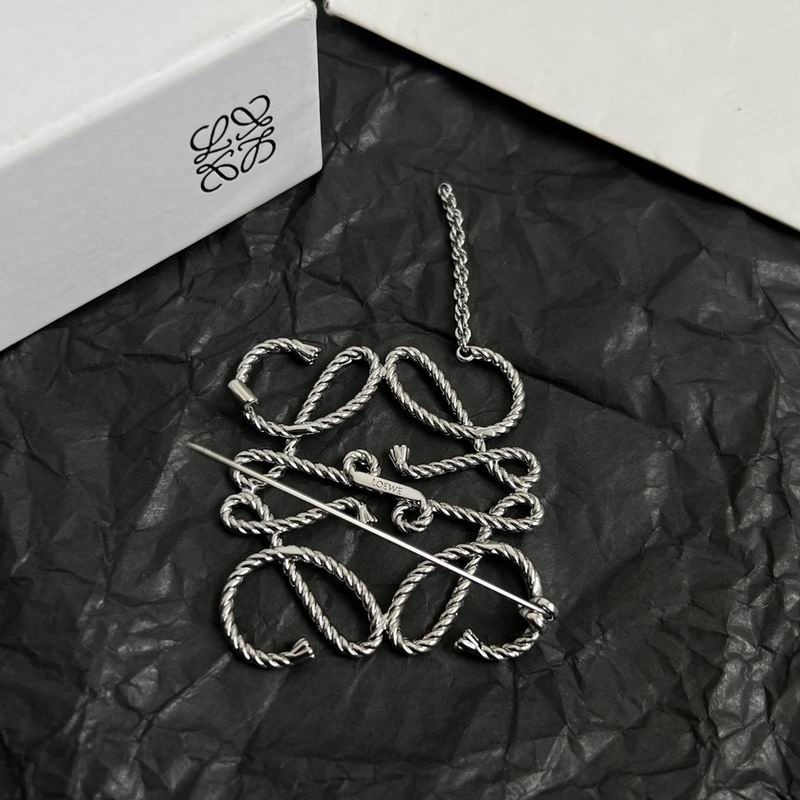 Loewe brooch 01yxx03 (5)