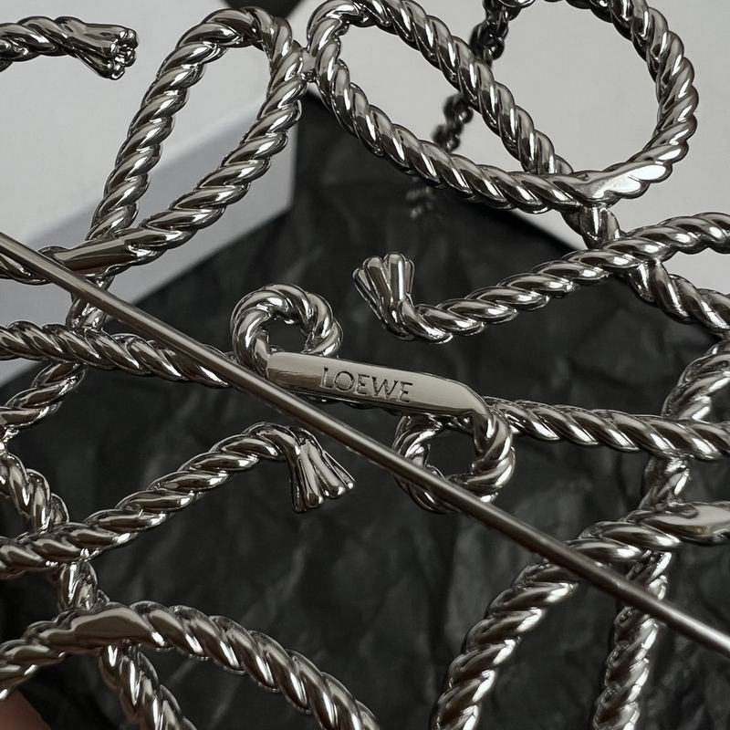 Loewe brooch 01yxx03 (6)