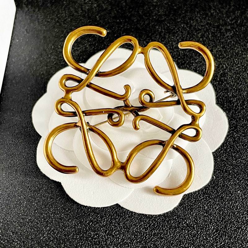 Loewe brooch 12yxx02 (13)