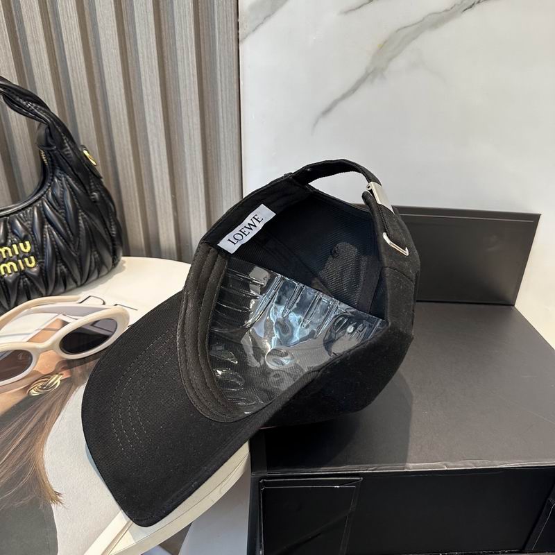 Loewe cap dx (249)
