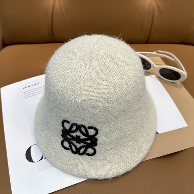 Loewe hat dx (570)