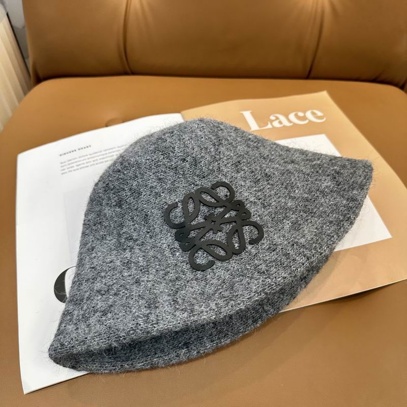 Loewe hat dx (576)