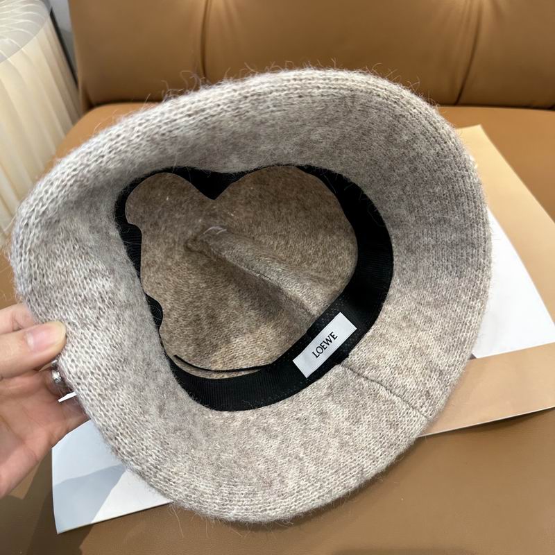 Loewe hat dx (588)
