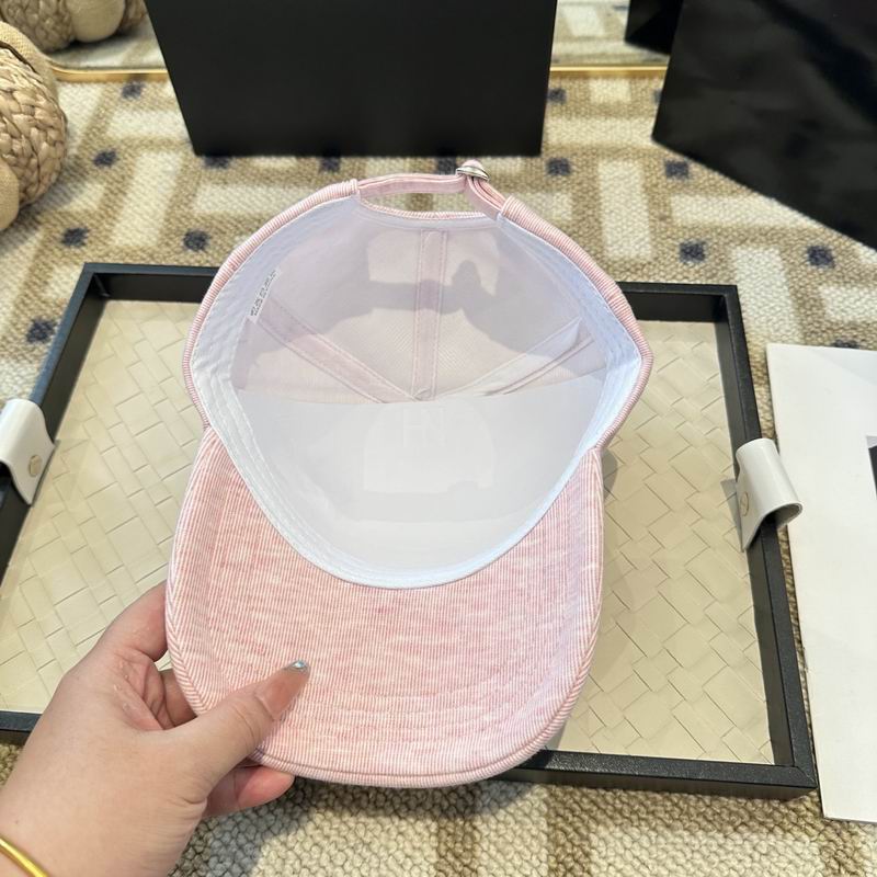 Loro Piana cap (1856)