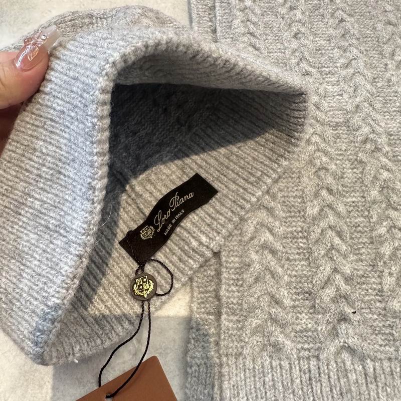 Loro Piana scarf hat gloves (298)