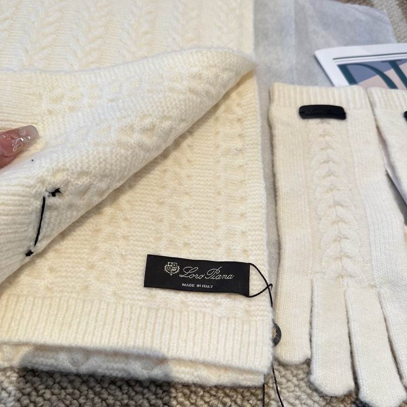 Loro Piana scarf hat gloves (326)