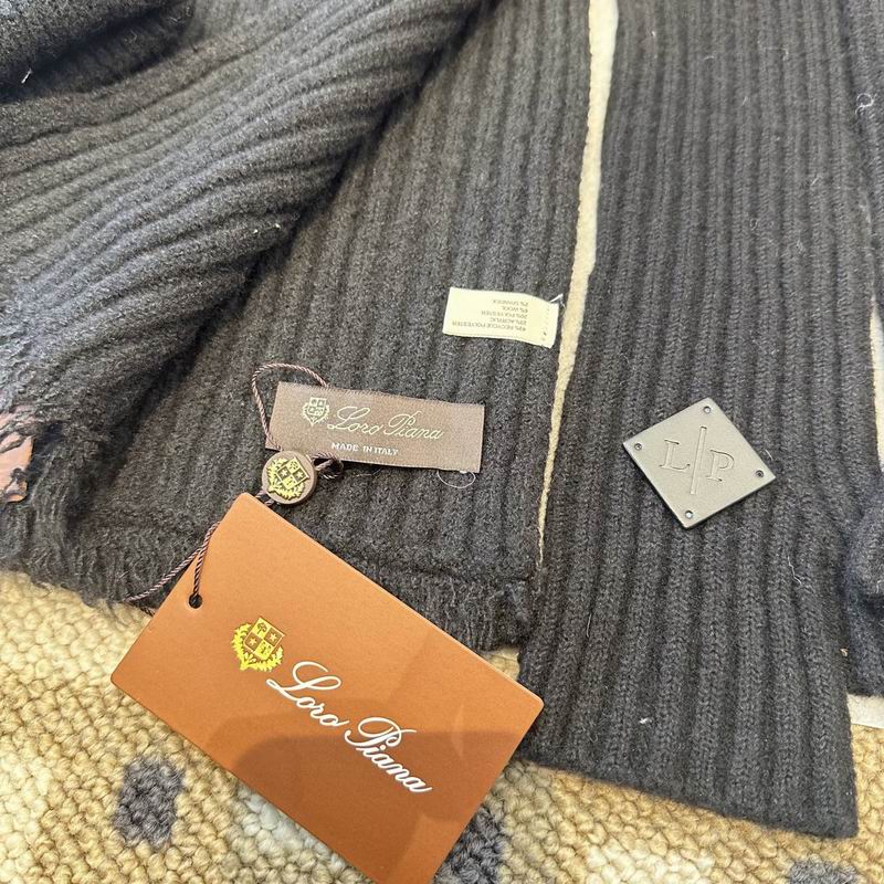 Loro Piana scarf hat gloves (346)