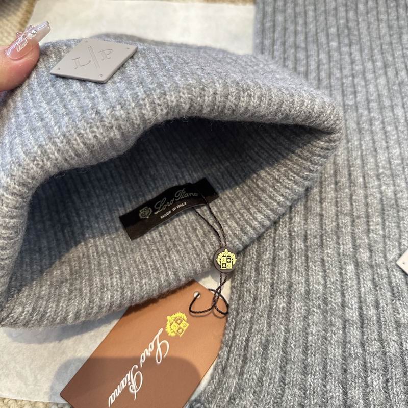 Loro Piana scarf hat gloves (354)