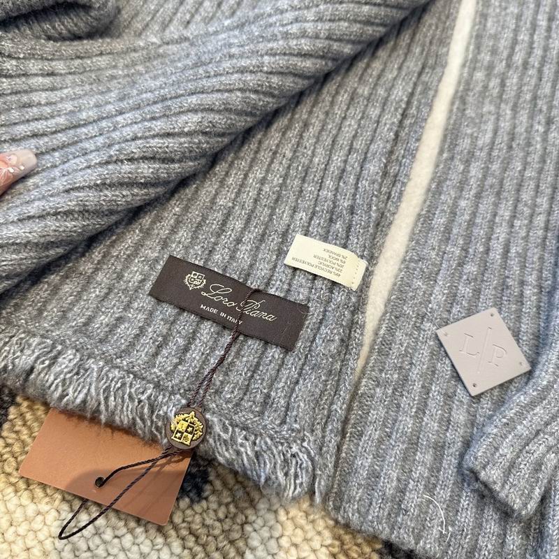 Loro Piana scarf hat gloves (355)