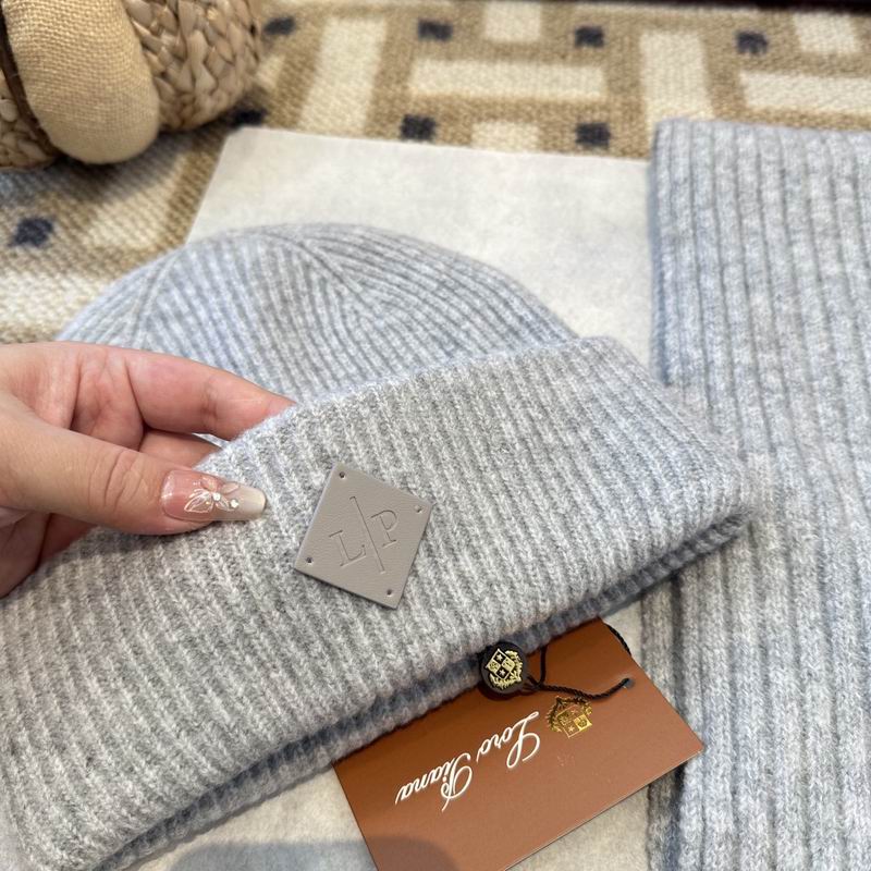 Loro Piana scarf hat gloves (364)