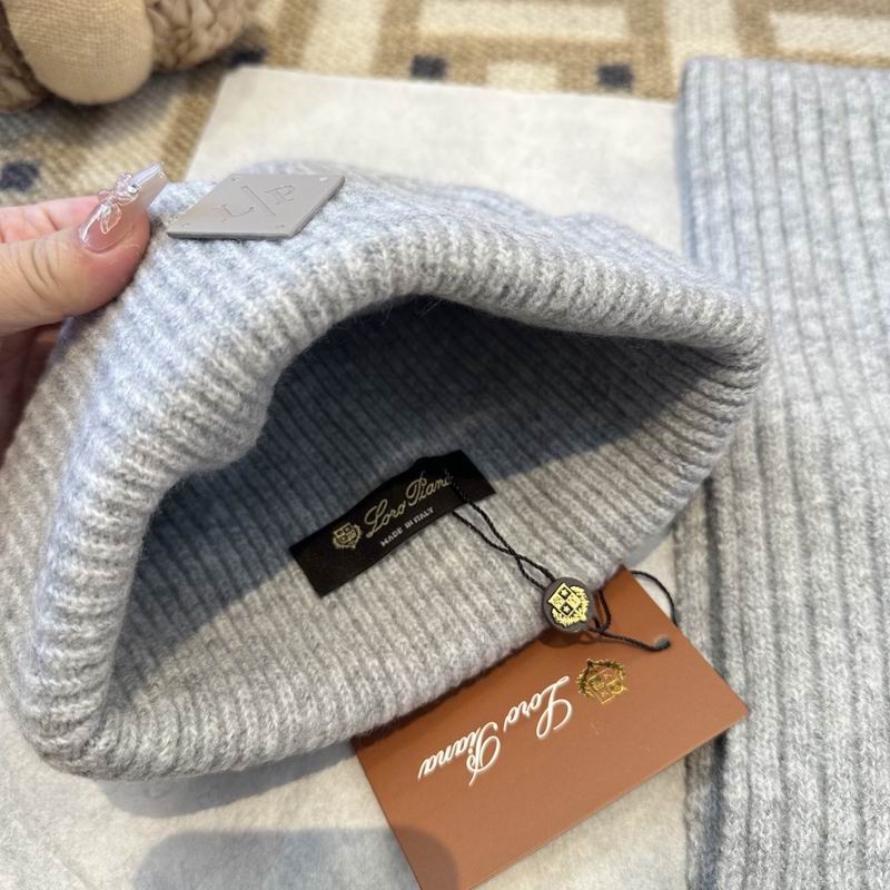 Loro Piana scarf hat gloves (365)