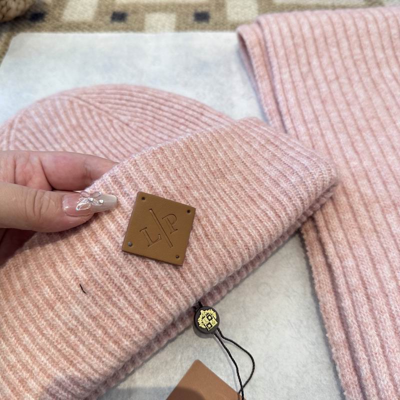 Loro Piana scarf hat gloves (373)