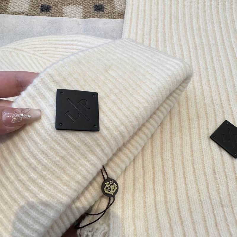 Loro Piana scarf hat gloves (382)