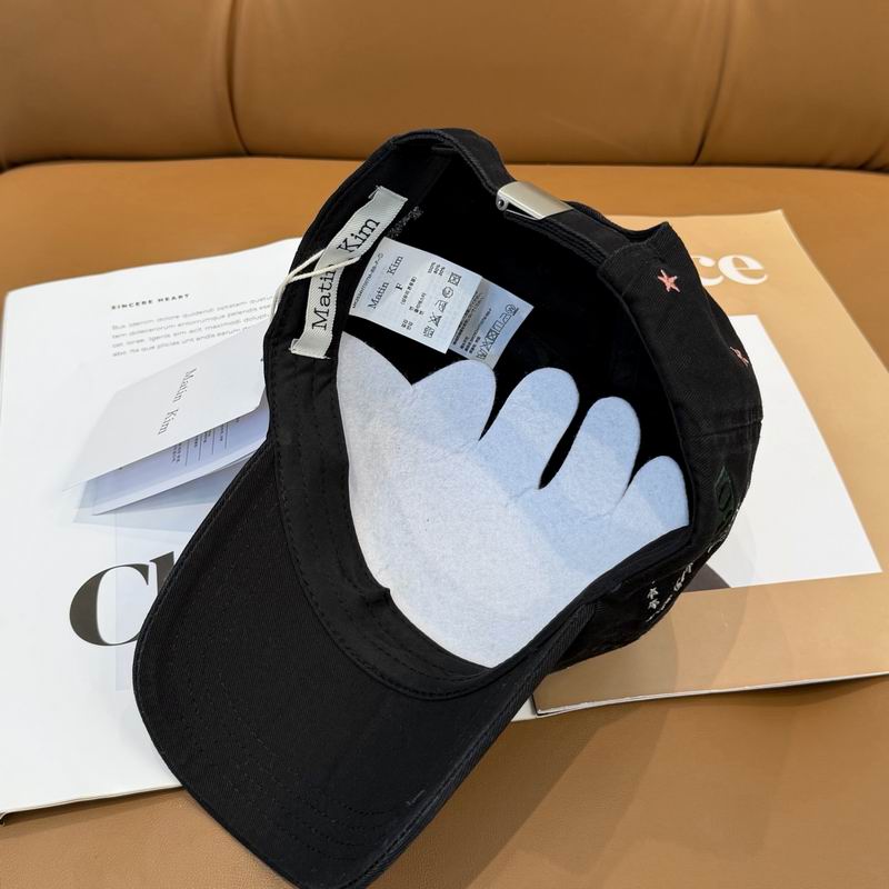 Matin Kim cap dx (247)