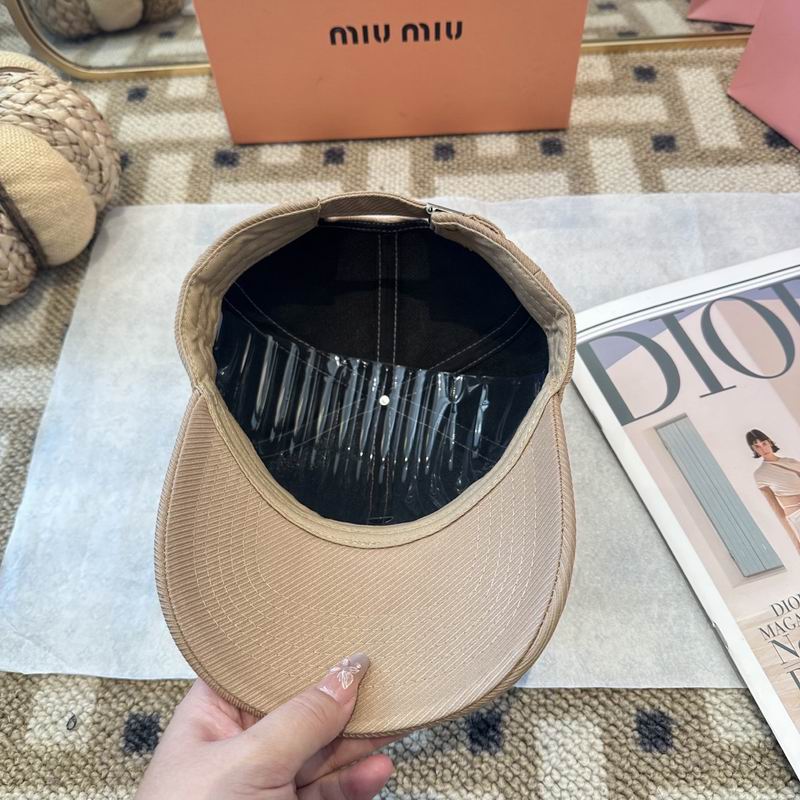 Miumiu Cap (2902)
