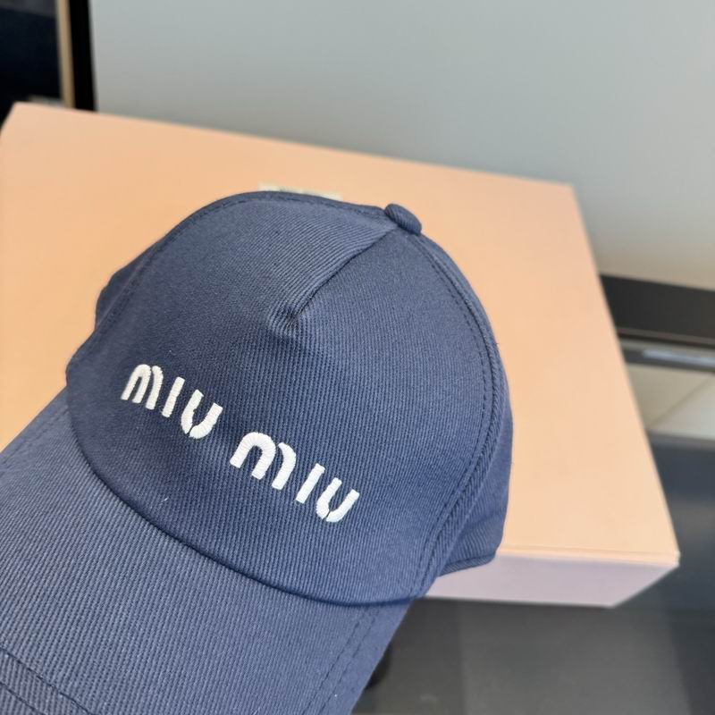 Miumiu Cap (3205)