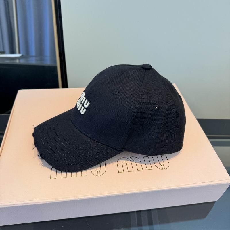 Miumiu Cap (3472)