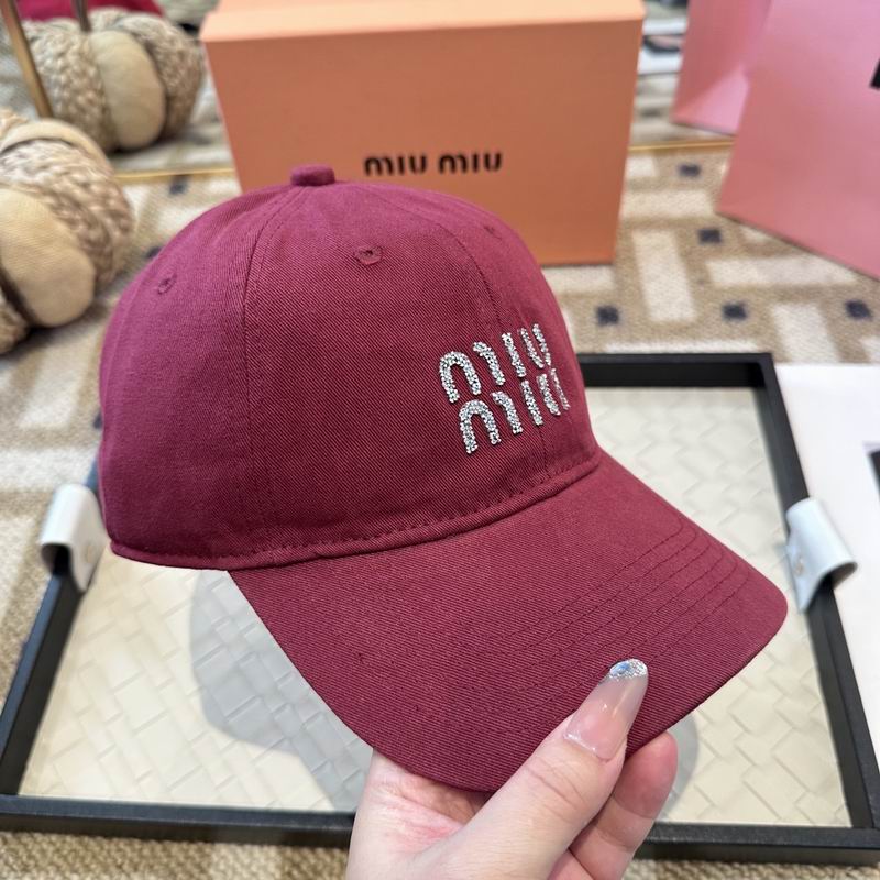 Miumiu cap (2006)
