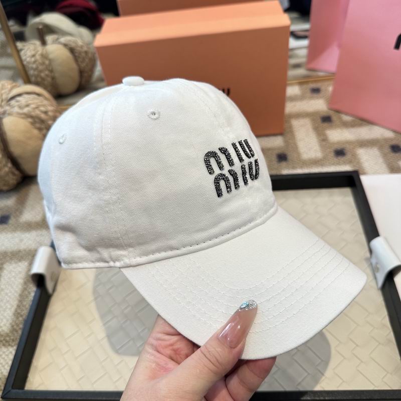 Miumiu cap (2017)