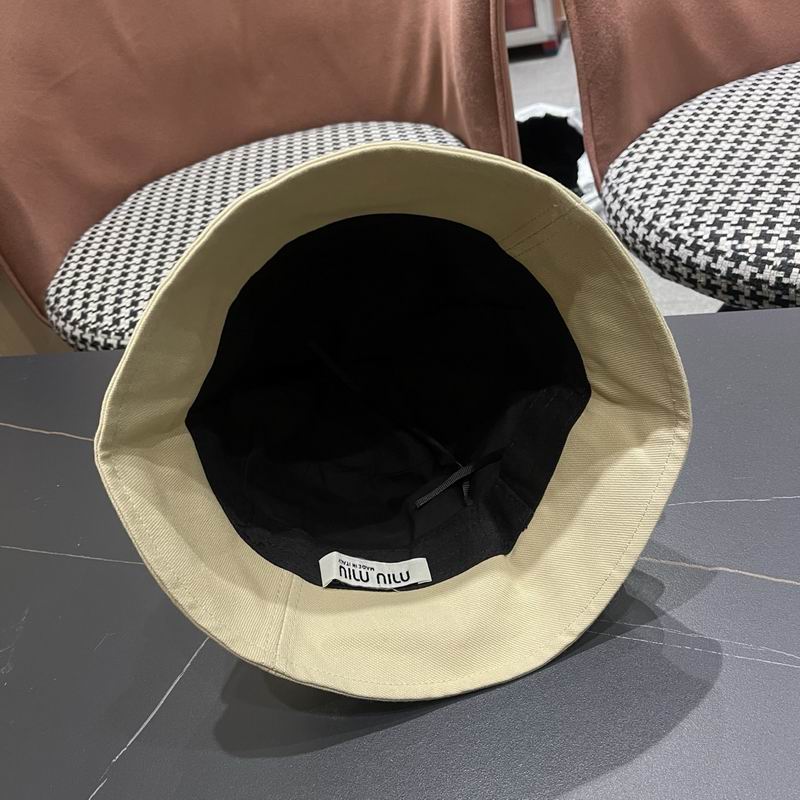Miumiu hat (976)