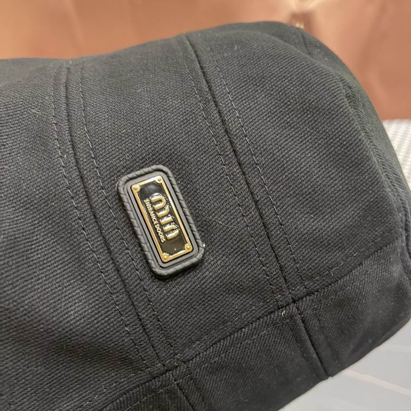 Miumiu hat (987)
