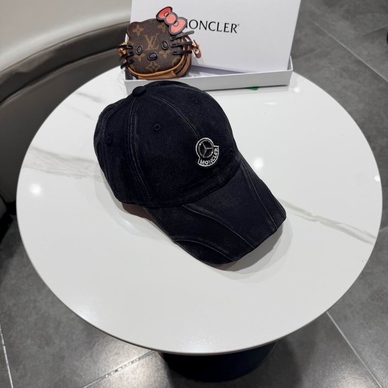 Moncler Cap (1200)