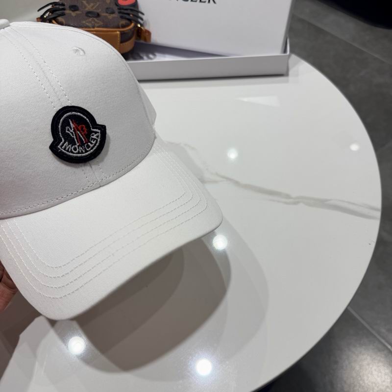 Moncler Cap (2041)