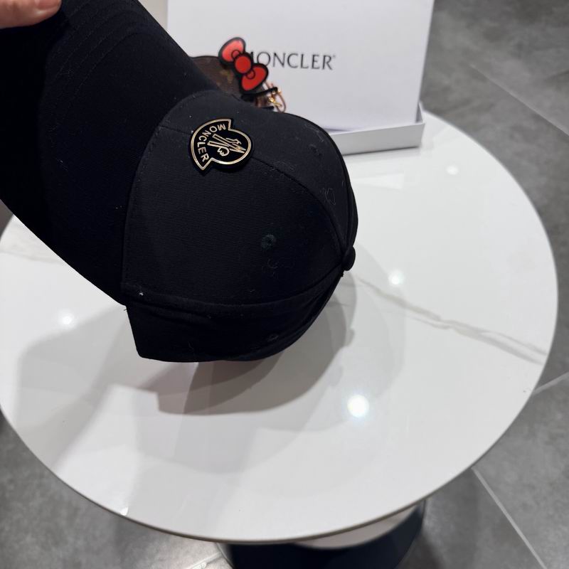 Moncler Cap (2950)