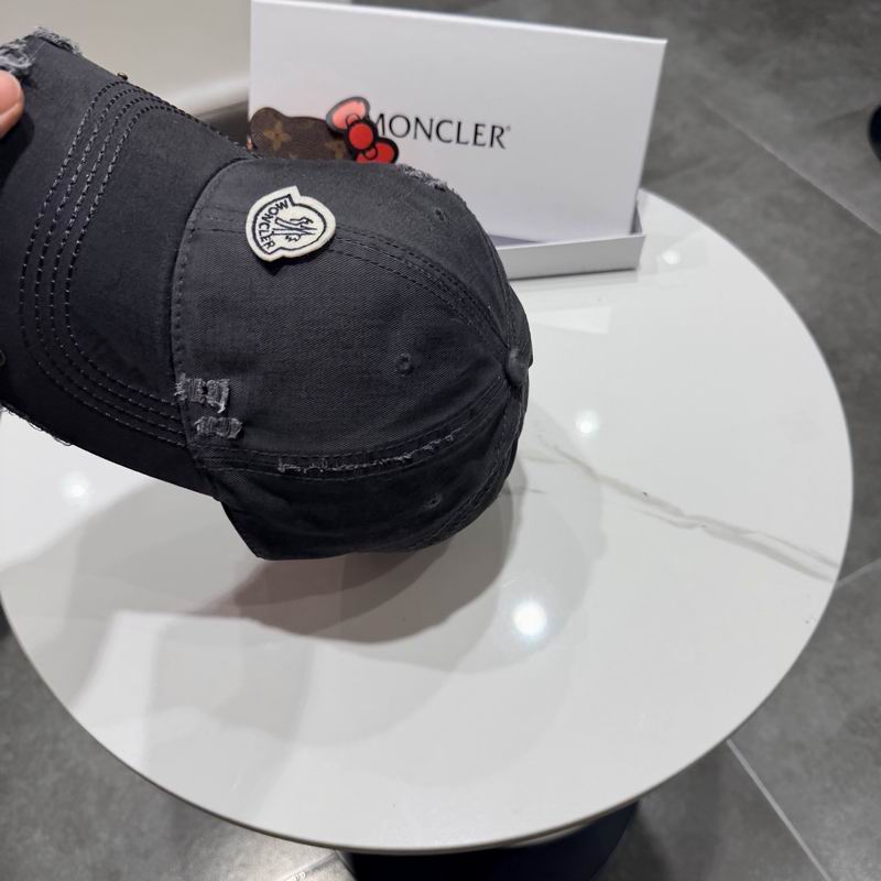 Moncler Cap (3040)