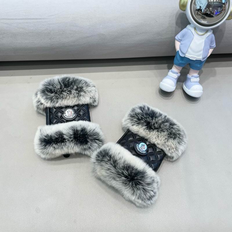 Moncler Gloves 08 (2)