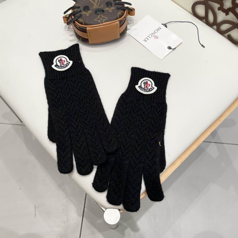 Moncler Gloves 20 (36)