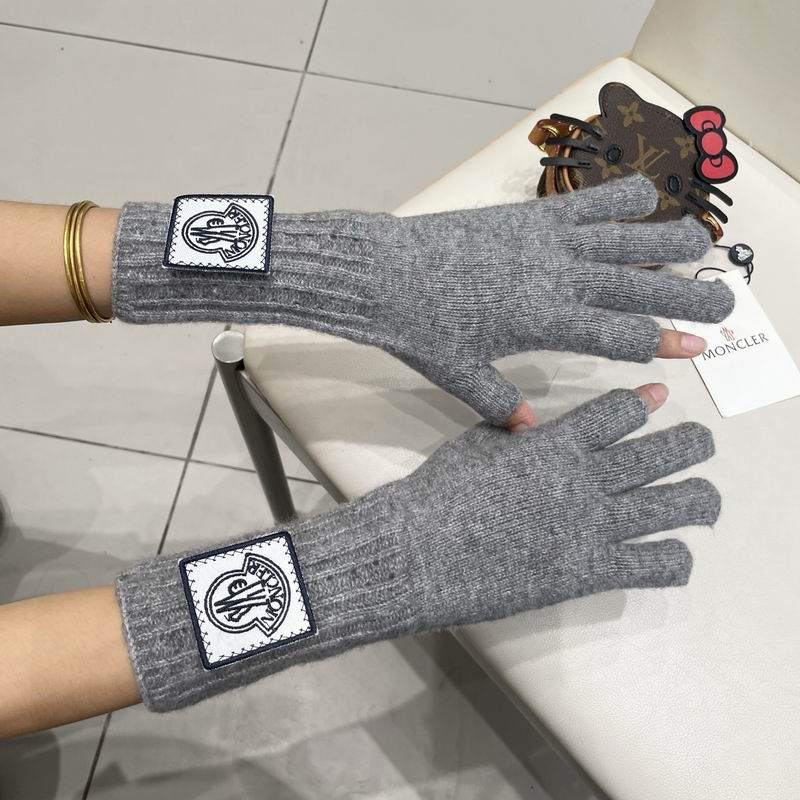 Moncler Gloves 22 (21)