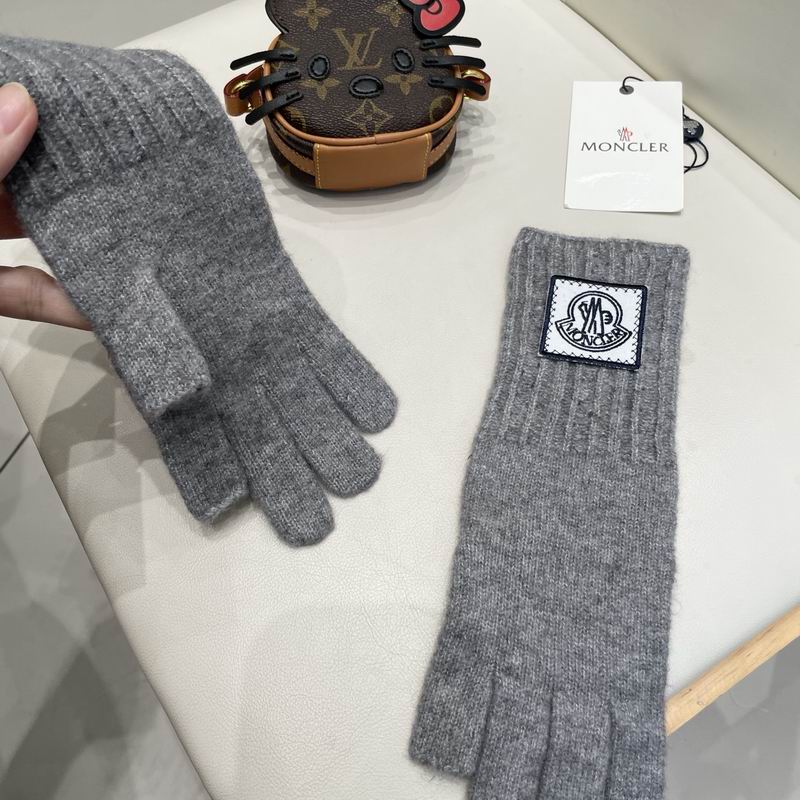 Moncler Gloves 22 (24)