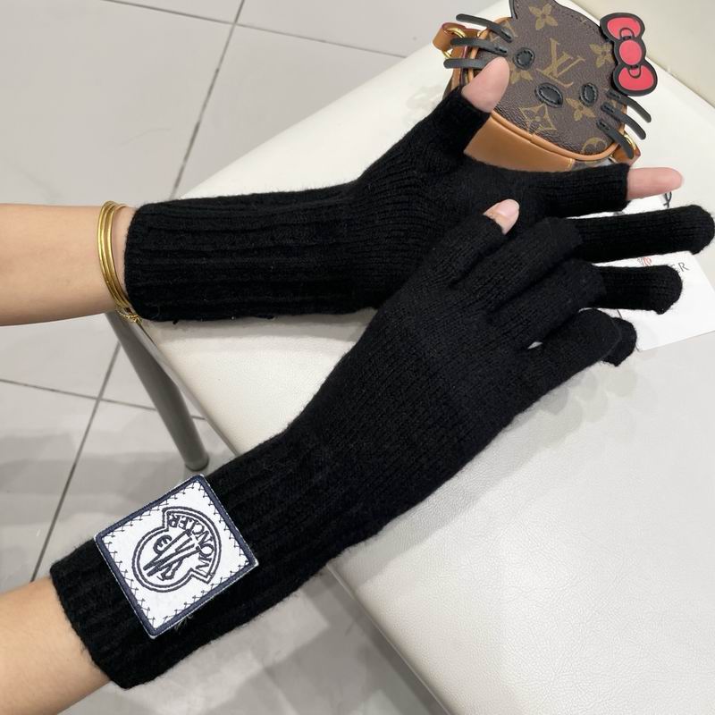Moncler Gloves 22 (29)