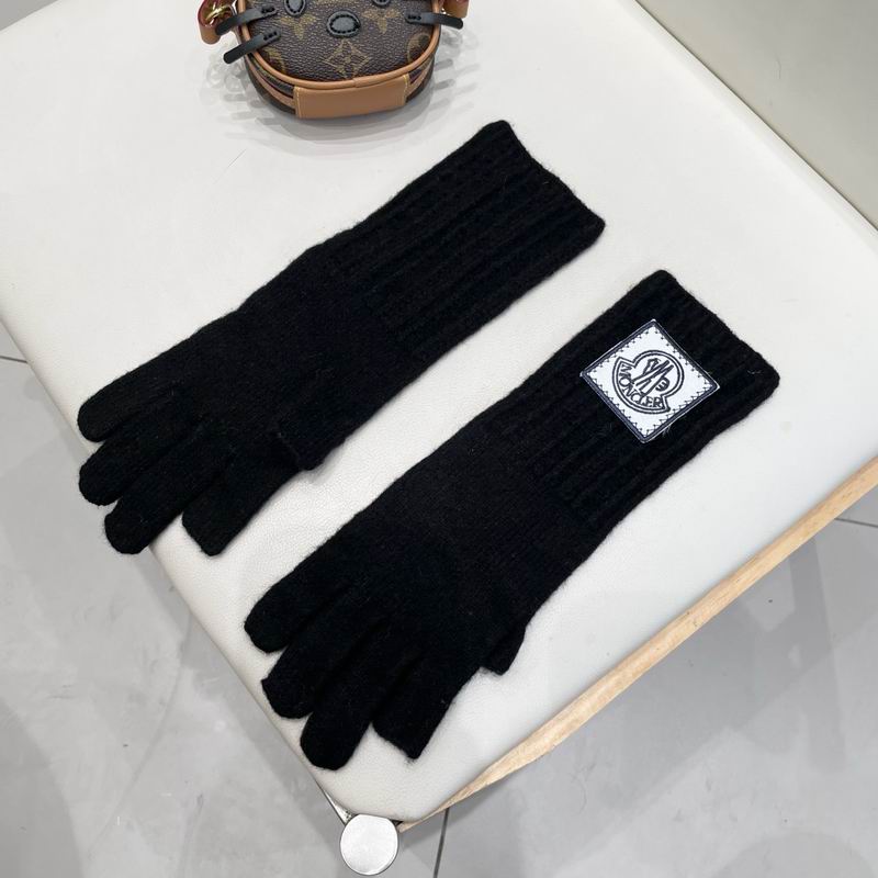 Moncler Gloves 22 (35)