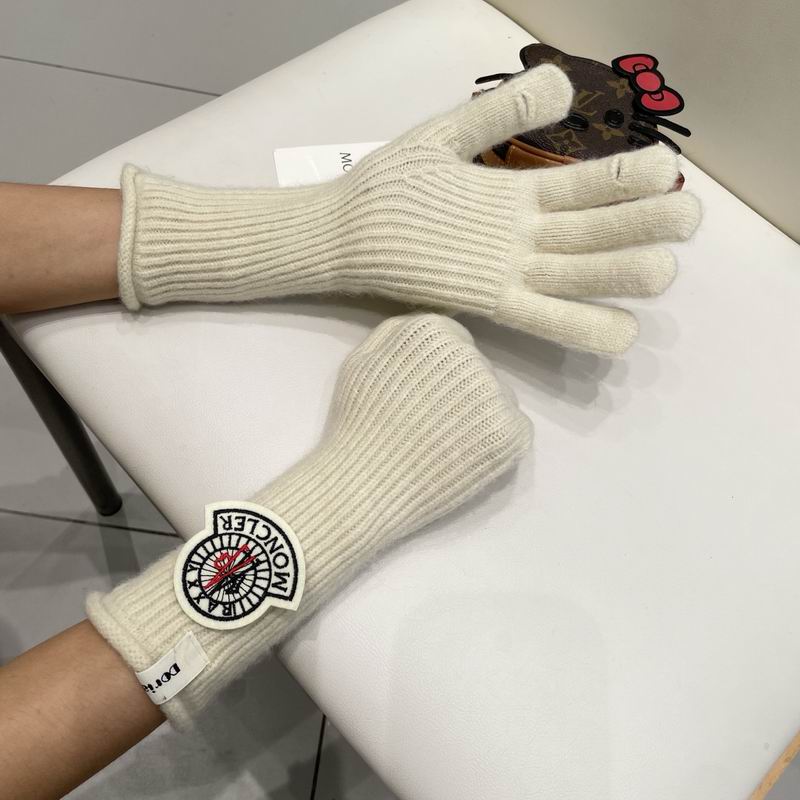 Moncler Gloves 51 (10)
