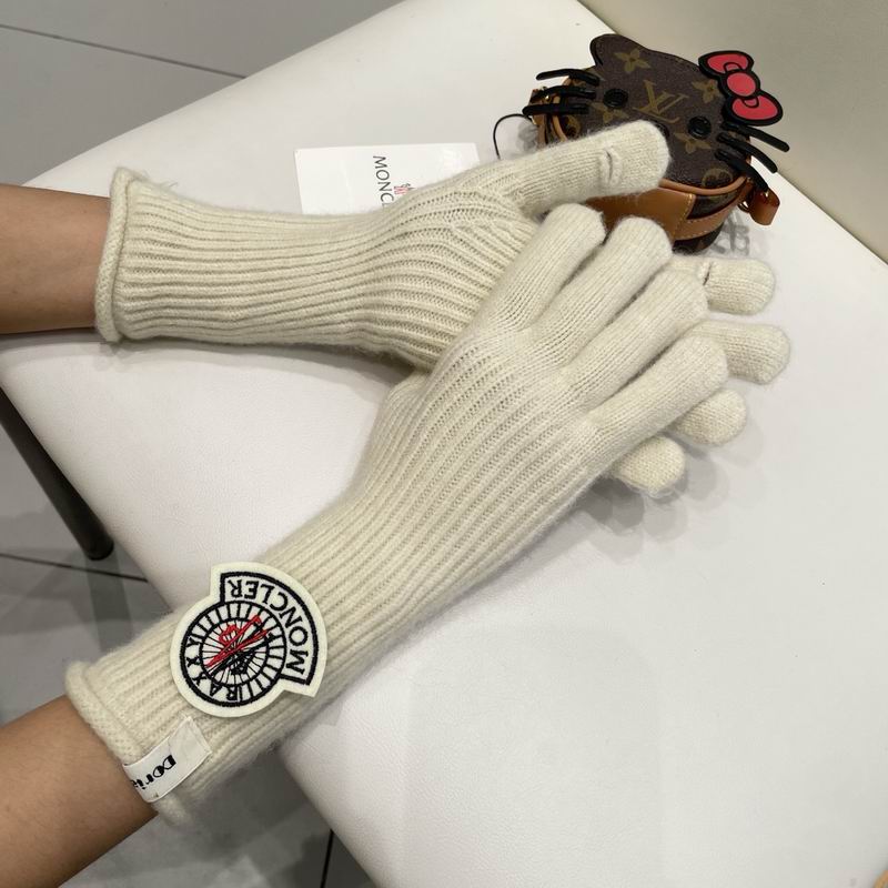 Moncler Gloves 51 (11)
